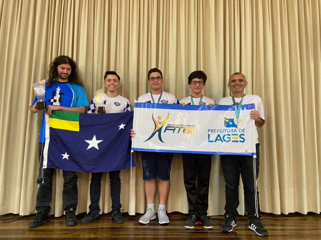 Xadrez lageano conquista quatro prêmios no brasileiro escolar 2022