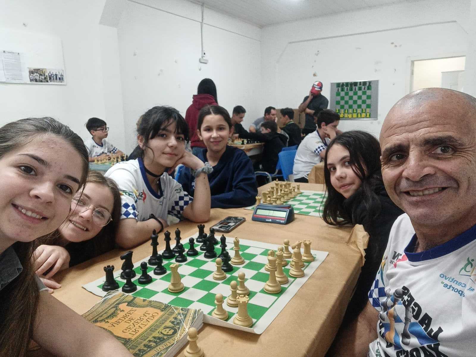 Xadrez lageano disputa torneio internacional na capital – Notícia no Ato