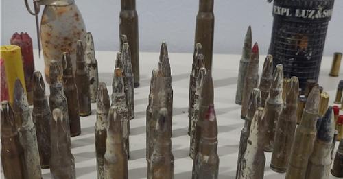 Descoberta explosiva: polícia encontra depósito recheado de artefatos de guerra em SC