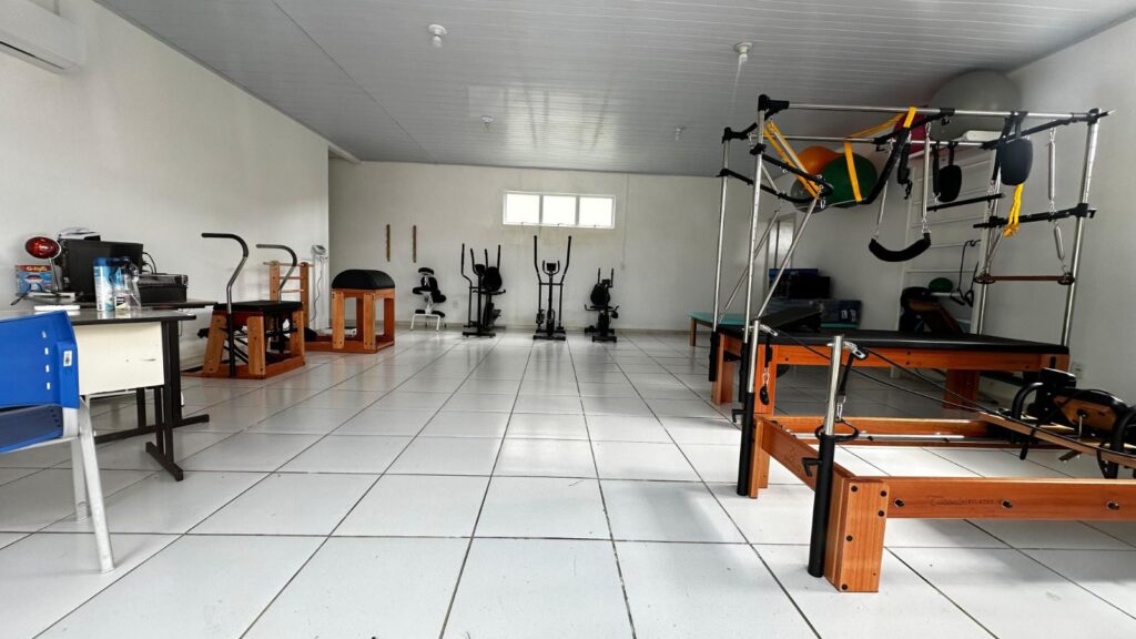 Secretaria da Saúde de Capão Alto recebe equipamentos de fisioterapia e pilates