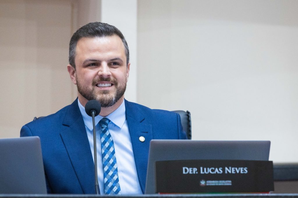 ALESC CELEBRA LAGES COM SESSÃO SOLENE HISTÓRICA