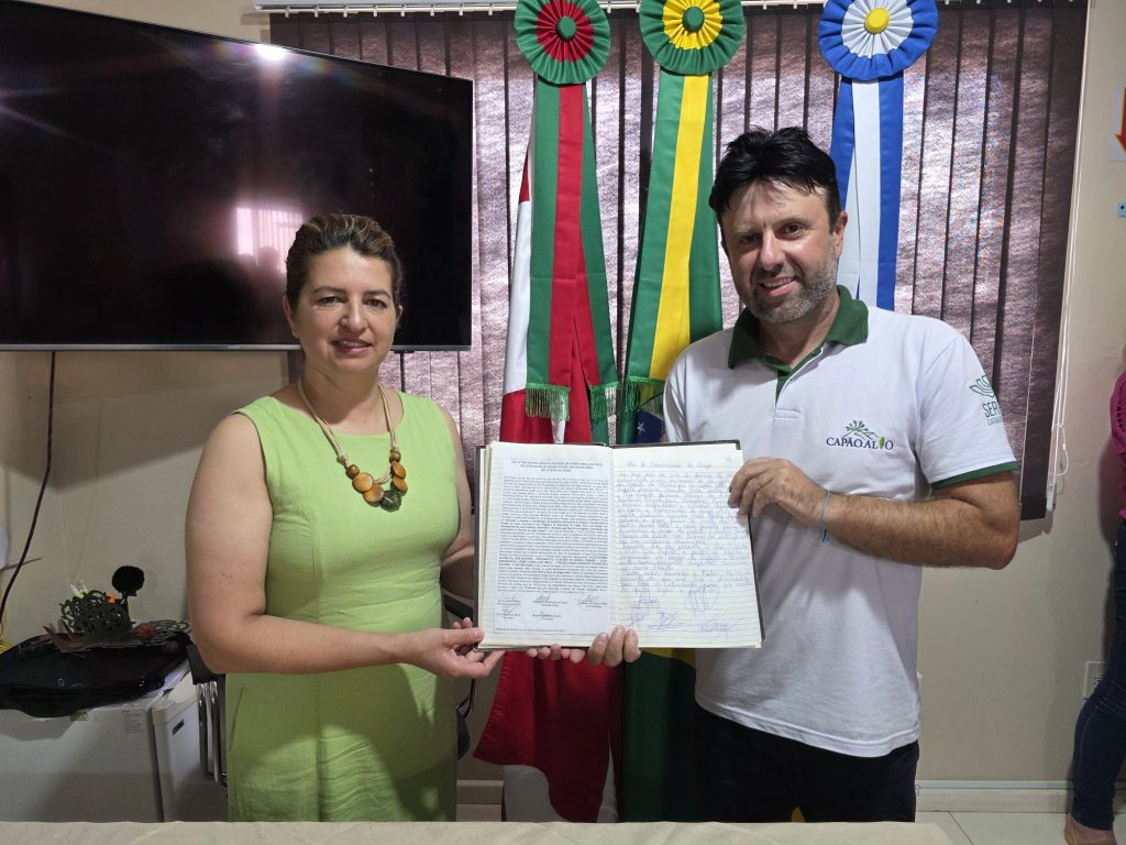 Emocionado, Jaissom Moraes assume a Prefeitura de Capão Alto e faz história como jovem liderança
